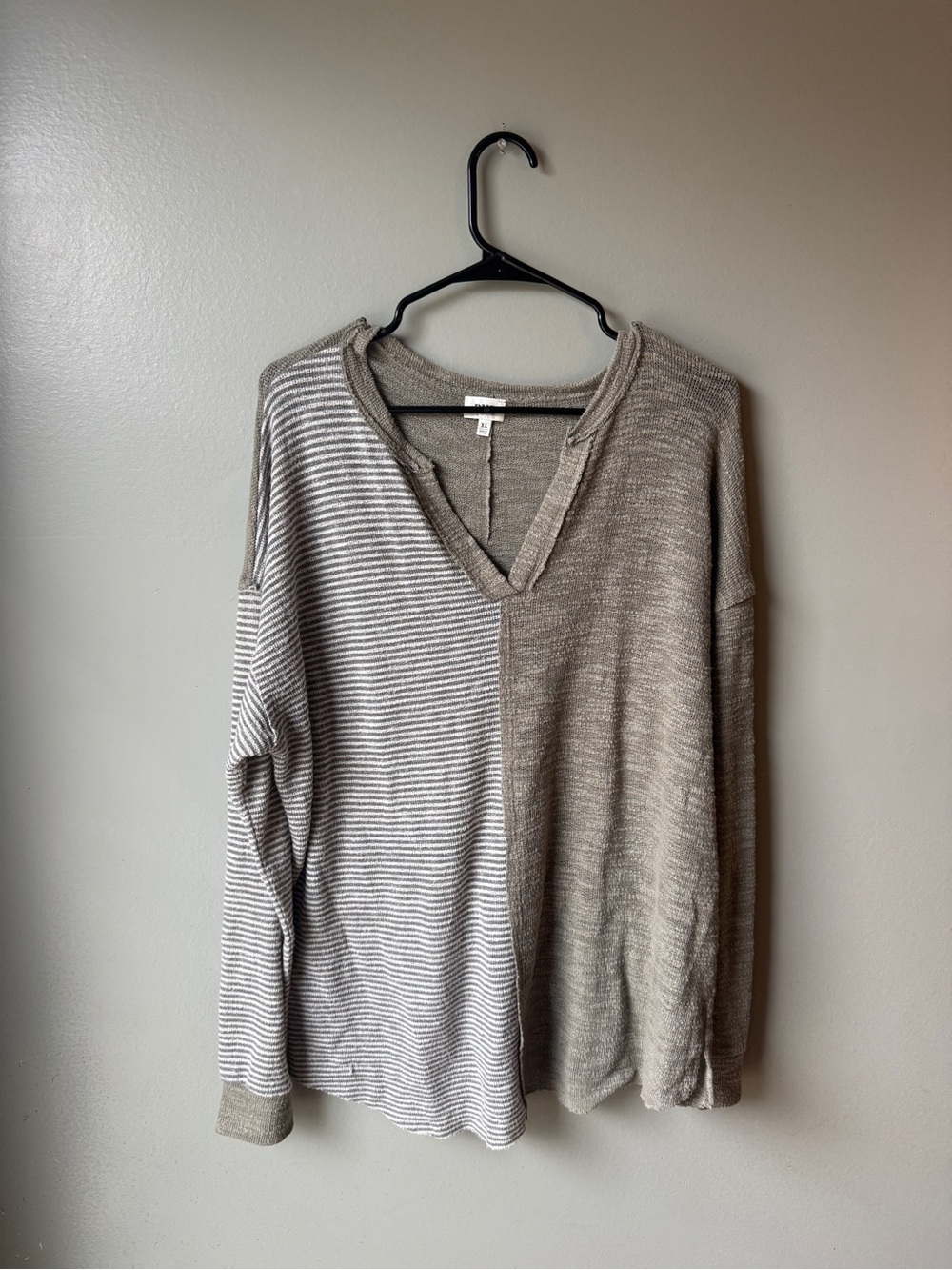 BKE Gray & White Colorblock Striped Lightweight Sweater – Women’s XL